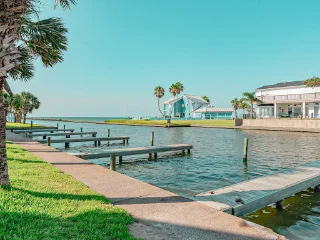 Kontiki Bayfront Condominiums Kontiki Bayfront Condominiums