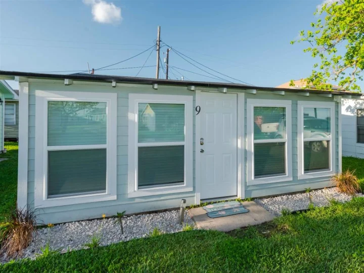 St. Charles Bay Cottages | Miss Kitty's Fishing Getaways | A VTrips Experience St. Charles Bay Cottages | Miss Kitty's Fishing Getaways | A VTrips Experience