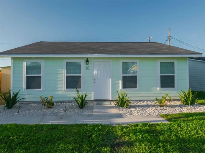 St. Charles Bay Cottages | Miss Kitty's Fishing Getaways | A VTrips Experience St. Charles Bay Cottages | Miss Kitty's Fishing Getaways | A VTrips Experience