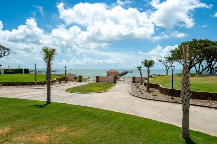 The Villas at Royal Oaks | Miss Kitty's Fishing Getaways | A VTrips Experience The Villas at Royal Oaks | Miss Kitty's Fishing Getaways | A VTrips Experience