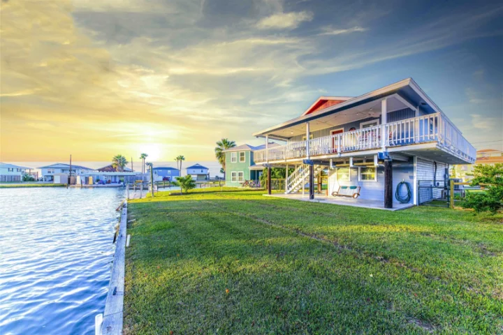 Bay & Canal Front Vacation Rentals | Miss Kitty's Fishing Getaways | A VTrips Experience Bay & Canal Front Vacation Rentals | Miss Kitty's Fishing Getaways | A VTrips Experience